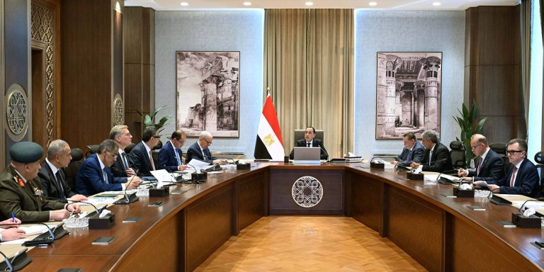 الحكومة تعلن زيادة الحد الأدنى للأجور رسميًا.. تعرف على موعد التنفيذ