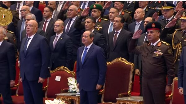 الرئيس السيسي يستمع لـ أوبريت 100 مليون فدائي