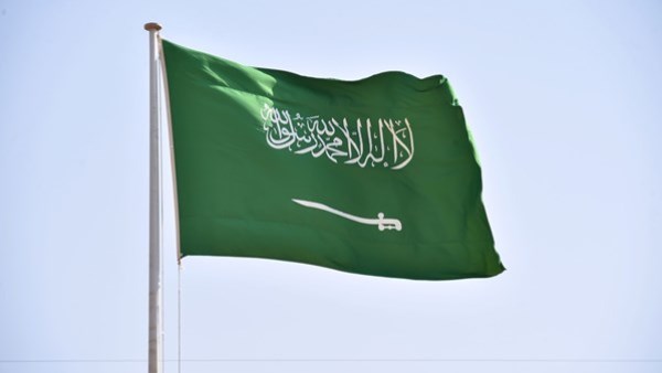 السعودية تدين الهجمات الإيرانية وتؤكد حقها في الرد لحماية أمنها