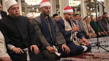 محمد أحمد حسن يؤم المصلين في ليلة 21 رمضان بمسجد الفتاح العليم