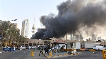 الكويت تعلن السيطرة على حريق محدود بمحطة الصبية إثر استهدافات صاروخية ومسيّرة