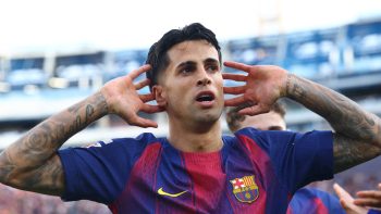 الهلال السعودي يعرقل انتقال كانسيلو إلى برشلونة