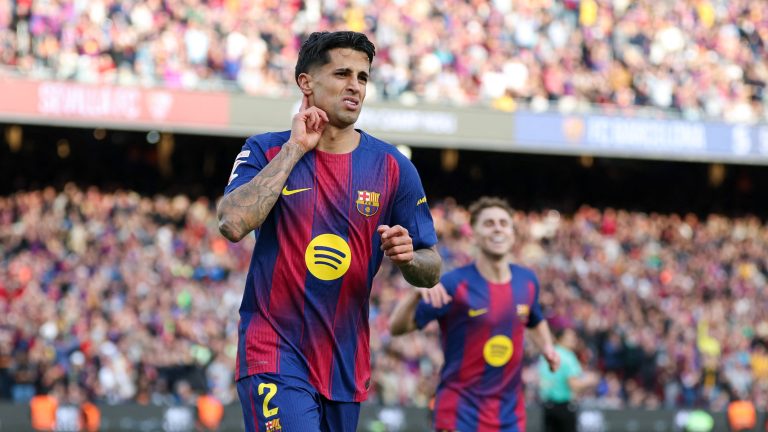 الهلال في الصورة.. كاسادو مفتاح بقاء كانسيلو داخل برشلونة
