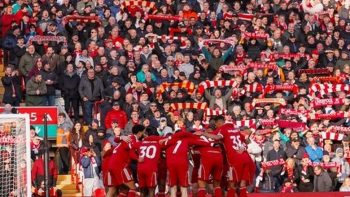 ليفربول يقرر رحيل سلوت ويكشف عن بديله