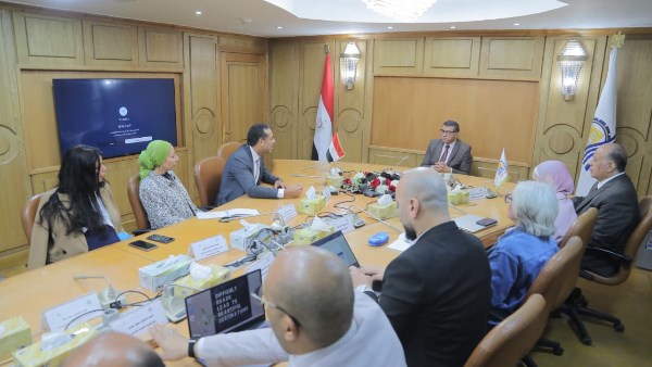 انتشال جثتى طفلين غرقا فى ترعة بقنا