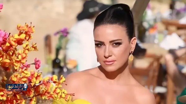 بالذهبي اللامع .. ياسمين الخطيب تبهر متابعيها بأناقتها .. صور
