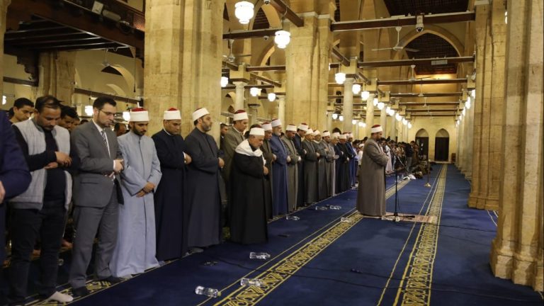 بث مباشر صلاة العشاء والتراويح بالجامع الأزهر ليلة 20 رمضان