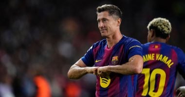 برشلونة يقدم عرضه الأول لـ ليفاندوفسكي لتجديد عقده