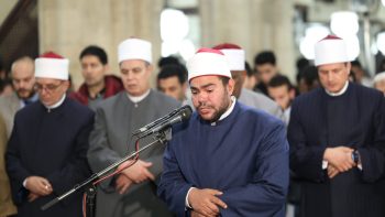 آلاف المصلين يؤدون صلاة العشاء والتراويح بالجامع الأزهر بروايات حفص والدوري وقنبل وخلاد