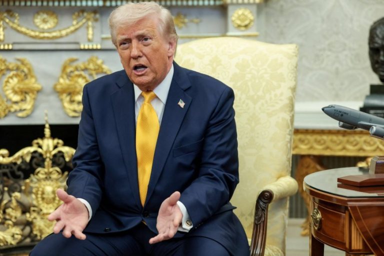 ترامب يكذب .. ايران لم تطلب تعليق الضربات على مواقع الطاقة