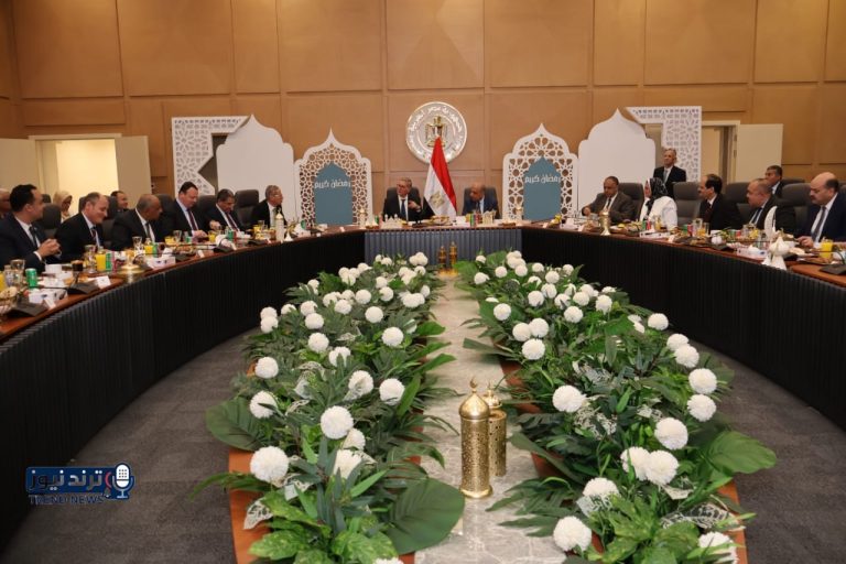 خلال حفل إفطار.. وزيرا الكهرباء والبترول يتابعان توفير الوقود المكافئ لتأمين تغذية المحطات