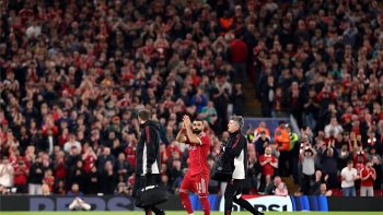 ذا أتلتيك” تكشف أسباب توقيت إعلان محمد صلاح عن مغادرة ليفربول