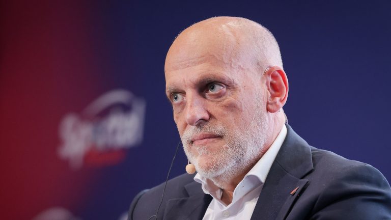 رفض دعوى قضائية تتعلق بالدوري الإسباني! النيابة العامة الإسبانية ترفض الادعاءات بـ«عدم قانونية» الاحتجاج الذي وقع على أرض الملعب خلال مباراة برشلونة وفيلارريال في ميامي | العربية Goal.com