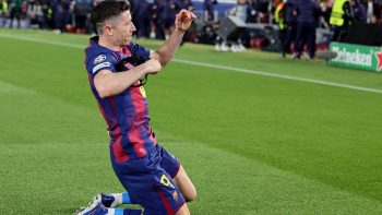 برشلونة يحدد شرطا لتجديد عقد ليفاندوفسكي