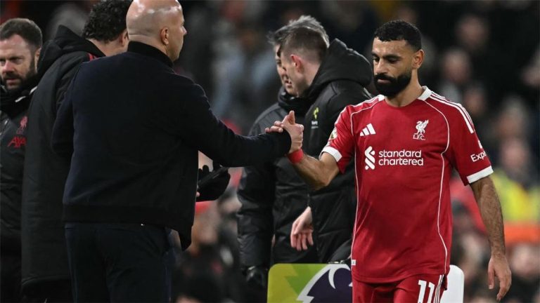 صورة.. محمد صلاح يطمئن جماهير ليفربول بشأن تطورات إصابته