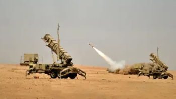 الدفاع السعودية تعترض صاروخاً باليستياً موجهاً نحو الرياض