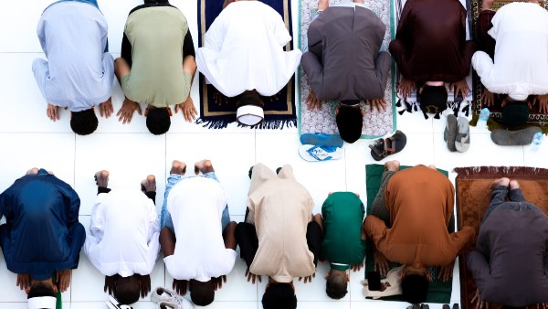 فضل العشر الأواخر من رمضان .. تعرف على أبرز علامات ليلة القدر فيها