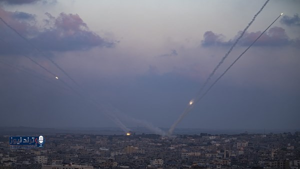 دوي صفارات الإنذار في وسط إسرائيل بعد إطلاق صواريخ باليستية جديدة من إيران