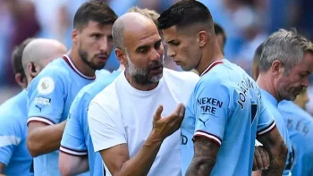 كانسيلو على وشك تجديد عقده مع برشلونة
