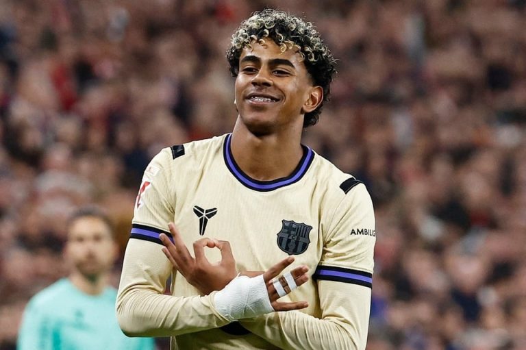 لا ماسيا يساعد برشلونة في جمع الأموال.