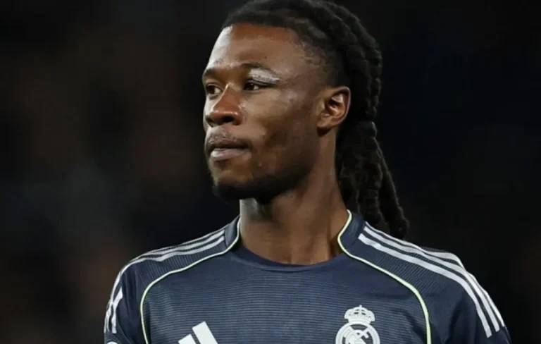ليفربول يتصدر سباق التعاقد مع كامافينغا مقابل خمسين مليون يورو