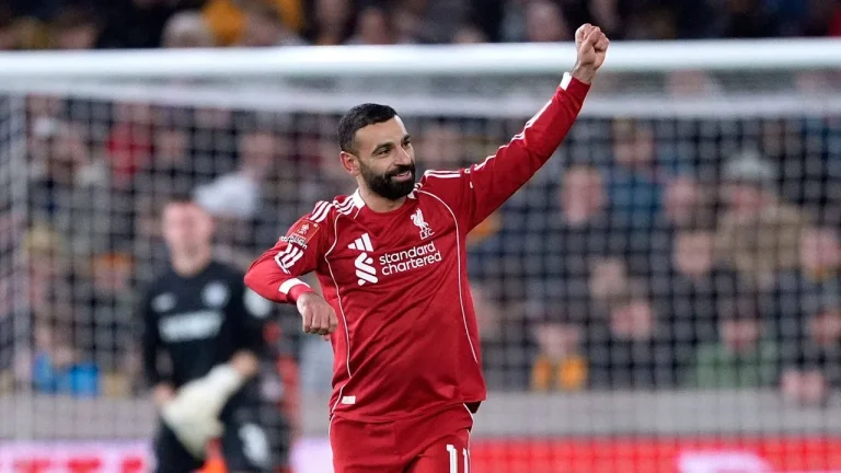محمد صلاح يغادر ليفربول بعد 9 سنوات حافلة بالألقاب والأهداف - TRT عربي