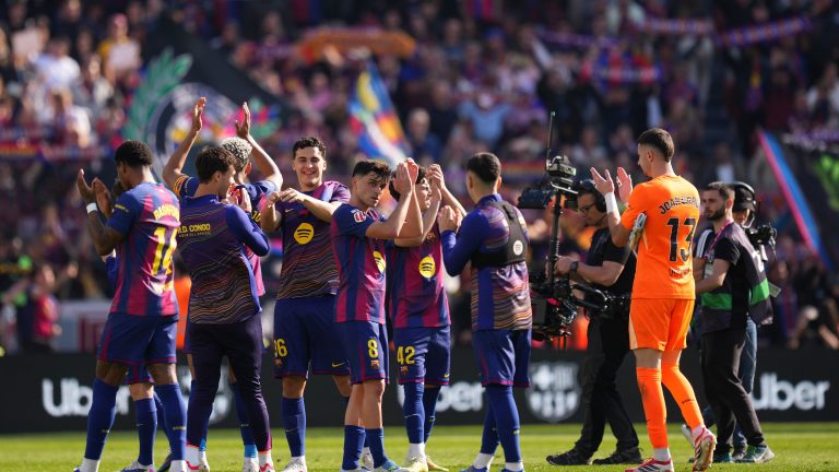 نجم برشلونة يرشح عملاقين للقب دوري الأبطال.. ويعد بمنافستهما