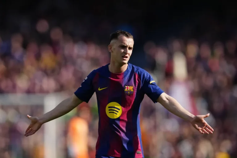 نجم نادي برشلونة الشاب كاسادو يُعزز اهتمام الدوري السعودي بانضمامه 2023