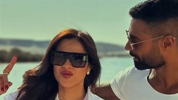 ياسمين عبد العزيز تتألق بنجومية الأزياء وتسحر الأنظار بجمالها وإطلالاتها الرائعة
