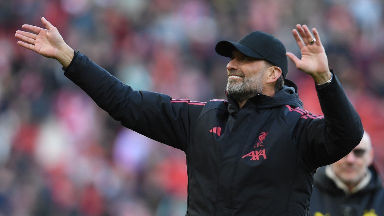 يورغن كلوب «استمتع بكل لحظة» من عودته إلى ليفربول، حيث شارك المدرب السابق في مباراة الأساطير ضد بوروسيا دورتموند | العربية Goal.com