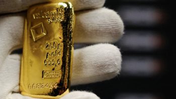 رؤيا الإخباري | أسعار الذهب الخميس: عقود الذهب الفورية تتراجع إلى 4702 دولار وبنسبة انخفاض 0.79%