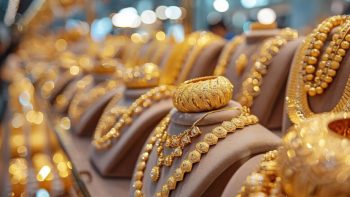 رؤيا الإخباري | سعر الذهب في مصر الاثنين.. عيار 21 يلامس 7000 جنيه والجنيه الذهب يستقر عند 56000