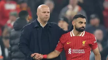 سلوت يتطرق إلى مغادرة محمد صلاح لليفربول باعتباره أسطورة النادي