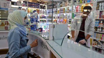 أزمة الدواء في إيران تتفاقم.. نقص حاد وقفزات في الأسعار