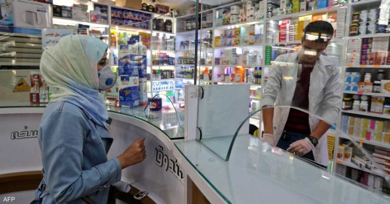 أزمة الدواء في إيران تتفاقم.. نقص حاد وقفزات في الأسعار