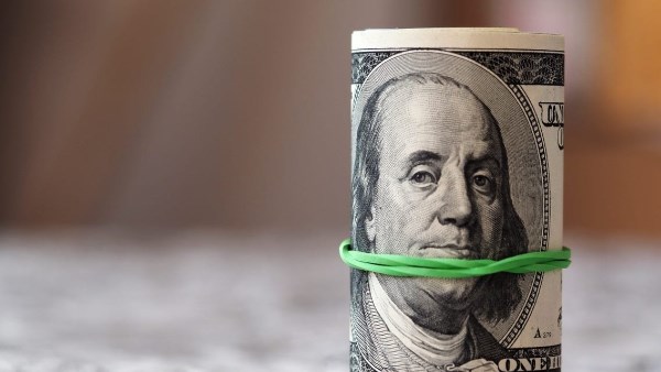 أقل سعر لصرف الدولار مقابل الجنيه الآن