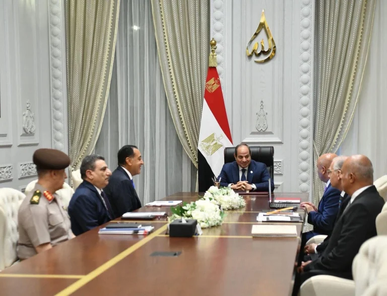 السيسي يتابع خطط الإسكان ويؤكد الالتزام بالجداول الزمنية وتسريع تنفيذ “حياة كريمة”