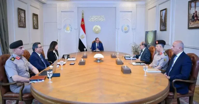 السيسي يحسم مصير مشروعات الإسكان ويوجه بإنهاء المرحلة الأولى لـ «حياة كريمة»