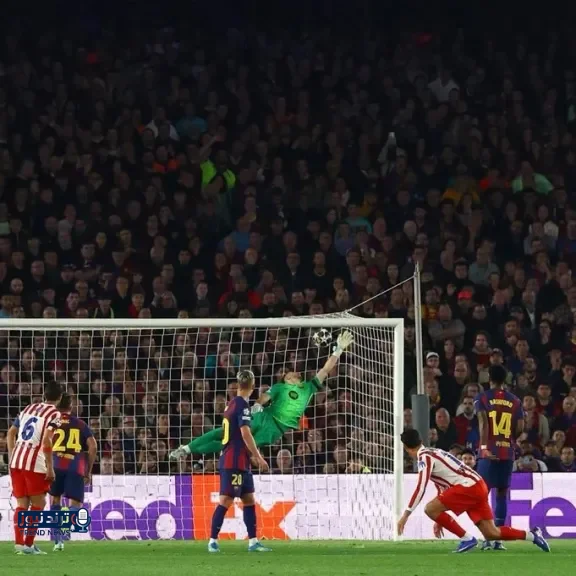 الكلاسيكو يشتعل بقذيفة لا تصد.. شاهد هدف ألفاريز أمام برشلونة في ربع نهائي دوري أبطال أوروبا