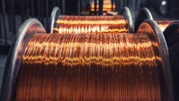 انخفاض أسعار النحاس في لندن من أعلى مستوياتها منذ فبراير