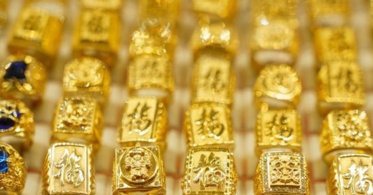 تحديث الساعة 8:30 صباحًا، 26 أبريل 2026: ظل سعر الذهب مستقرًا عند 168.8 مليون دونغ فيتنامي، بينما حافظت شركة BTMH على سعرها عند 168.7 مليون دونغ فيتنامي.