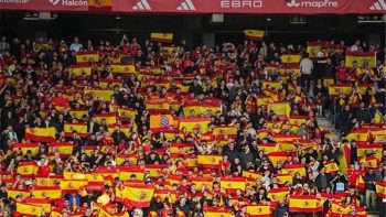 تقارير تكشف: جمهور برشلونة وراء الهتافات العنصرية في لقاء مصر وإسبانيا