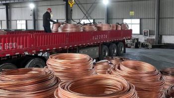“جولدمان ساكس”: سعر النحاس مستقر عند 12,650 دولاراً للطن رغم مخاطر الإمدادات
