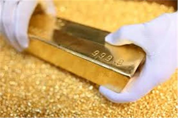 خسائر أسبوعية تتجاوز 100 دولار.. هل يفقد الذهب بريقه رغم الارتفاع الطفيف؟