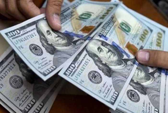 سعر الدولار اليوم الاثنين في البنوك