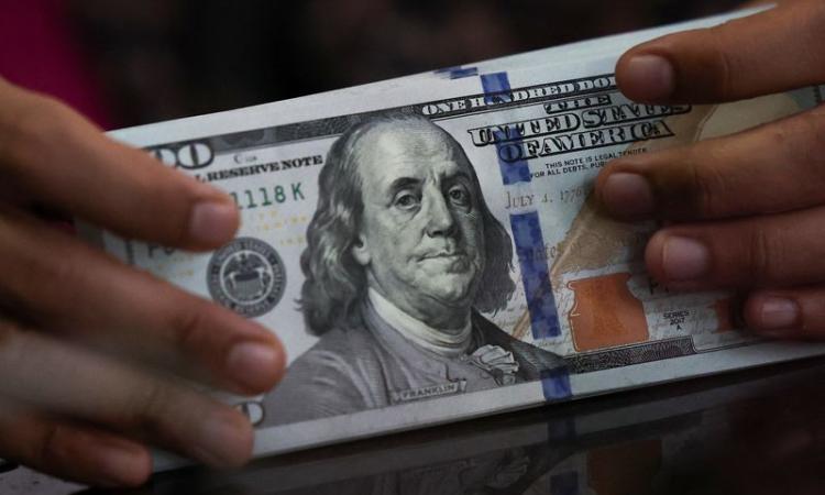 سعر الدولار مقابل الجنيه بالبنوك المصرية مع بداية التعاملات الصباحية اليوم