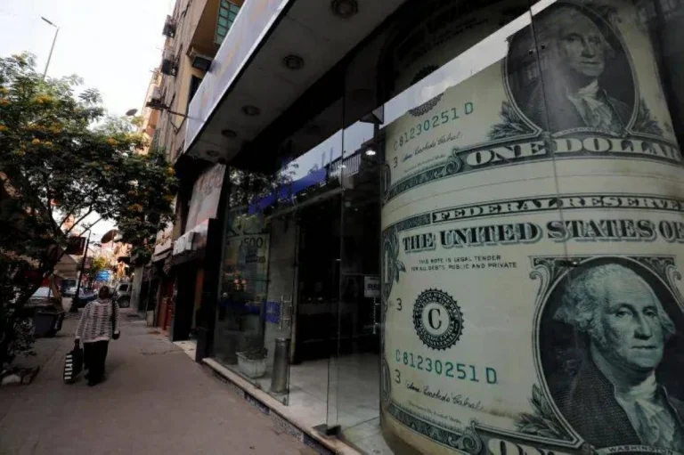 سعر الدولار يتجاوز 53 جنيهاً اليوم الأربعاء 29 إبريل 2026.. قفزة جديدة في البنوك