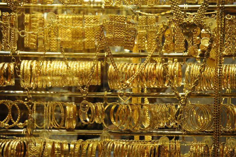 سعر الذهب اليوم في مصر.. وعيار18 يسجل 6030 جنيه