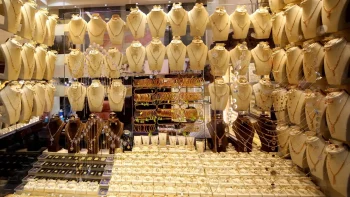 سعر الذهب في مصر اليوم الأحد 26/04/2026.. عيار 21 يهبط 2.5%