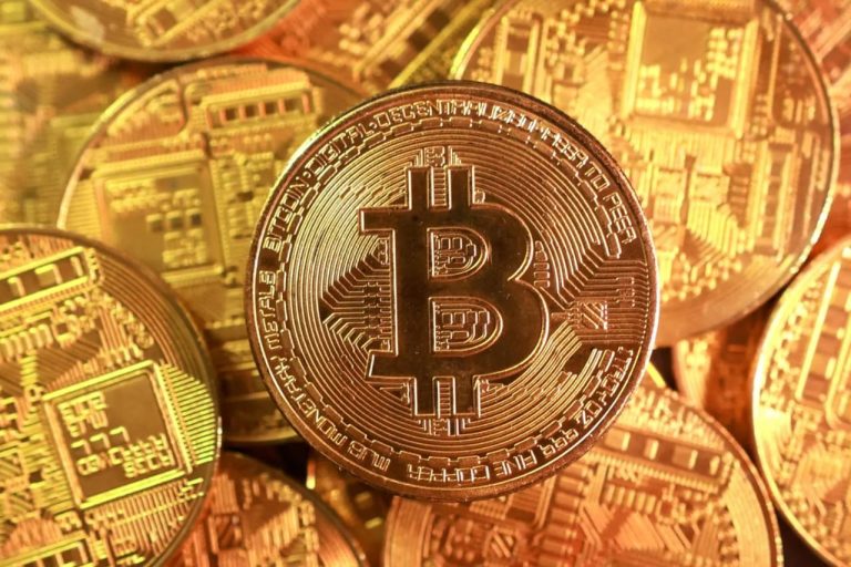 سعر «بيتكوين» اليوم يُسجل 78 ألف دولار خلال التعاملات